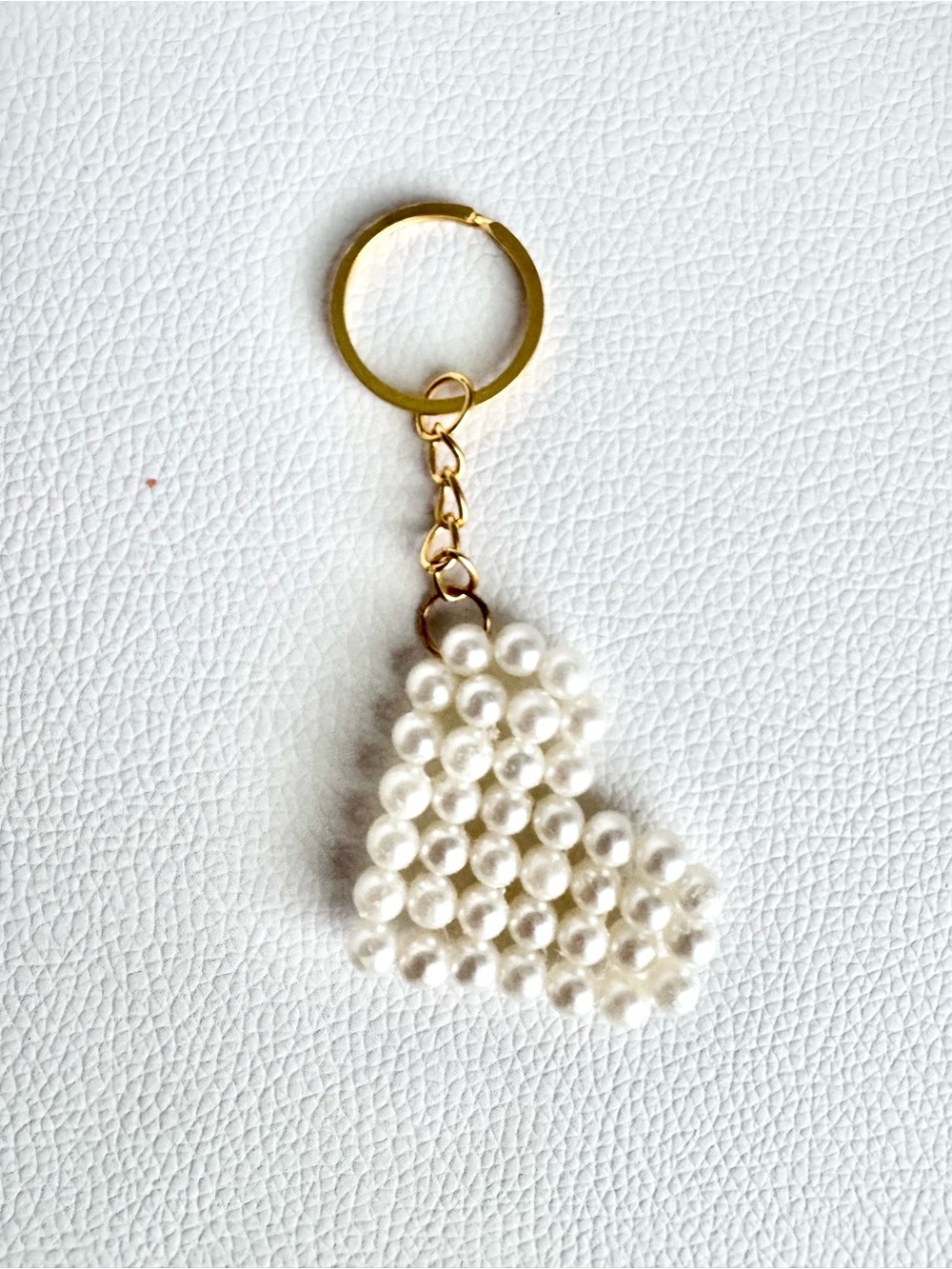 NWOT Faux Pearl Cluster Bag Charm/Keychain - Gold & White